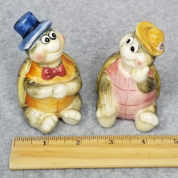 Vintage Mr&Mrs Turtle Top‎ Hat Salt and Pepper Shakers Set - Picture 13 of 14